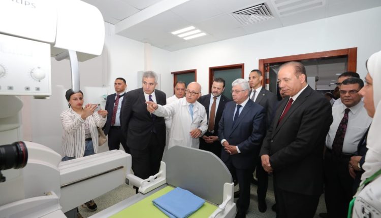 جانب من الجولة الافتتاحية لوزير التعليم العالي بالمنصورة