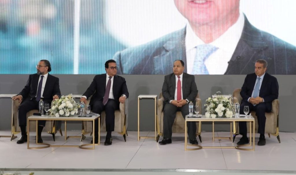 وزير المالية: تكليف رئاسي بتعظيم دور القطاع الخاص فى تطبيق التأمين الصحي الشامل لكل المصريين جانب من المؤتمر