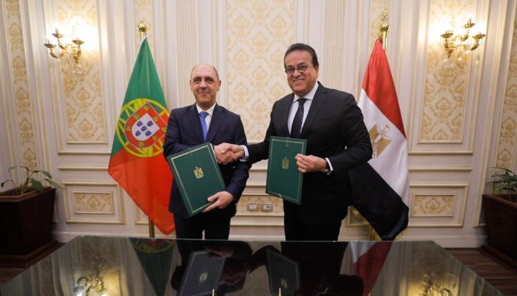 جانب من توقيع بروتوكول التعاون