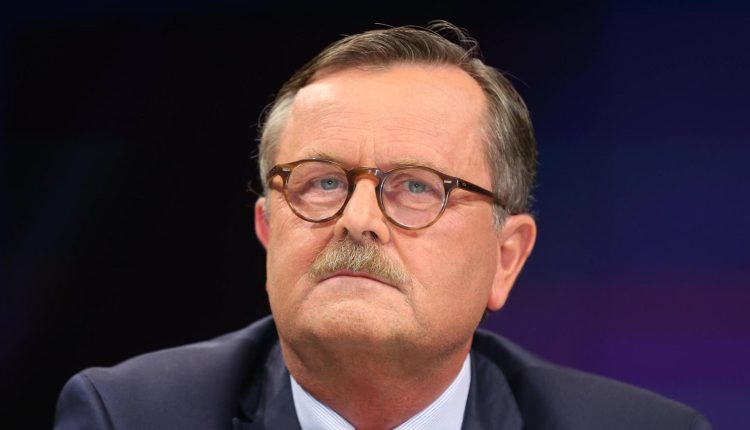 رئيس الاتحاد العالمي للأطباء السابق، فرانك أولريش مونتجمري