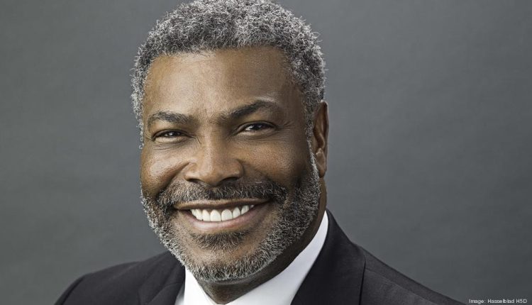 لونيل كوتس الرئيس التنفيذي لشركة ليكسيكون للأدوية