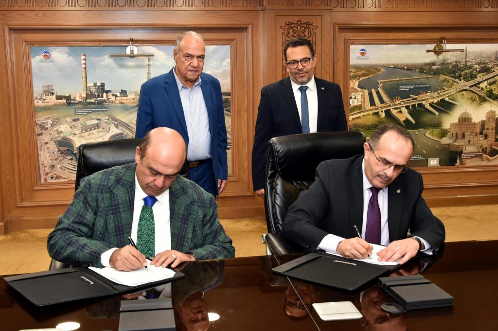 «فاركو» و«المقاولون العرب» يوقعان عقد إنشاء مصنع للأدوية بالسعودية بقيمة 155 مليون ريال «فاركو» و«المقاولون العرب» يوقعان عقد إنشاء مصنع للأدوية بالسعودية بقيمة 155 مليون ريال