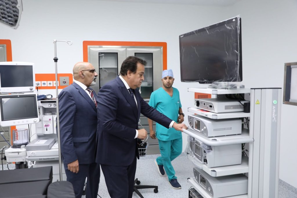 وزير الصحة يتفقد التشغيل التجريبي بمستشفى التأمين الصحي بالعاصمة الإدارية الجديدة جانب من الجولة التفقدية