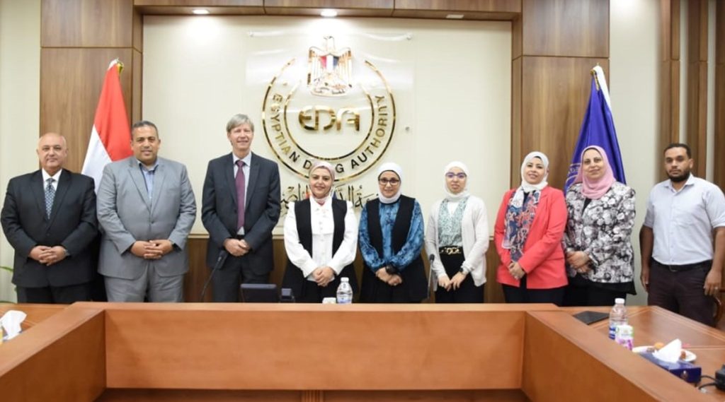 هيئة الدواء تبحث مع مؤسسة التمويل الدولية سبل توطين تصنيع اللقاحات جانب من اللقاء