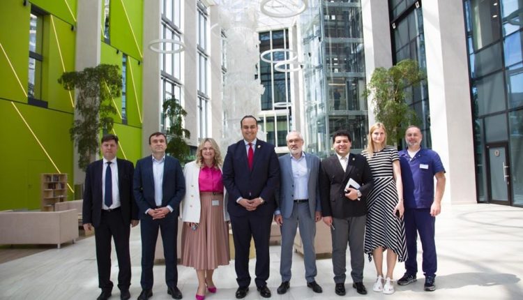 جانب من الزيارة