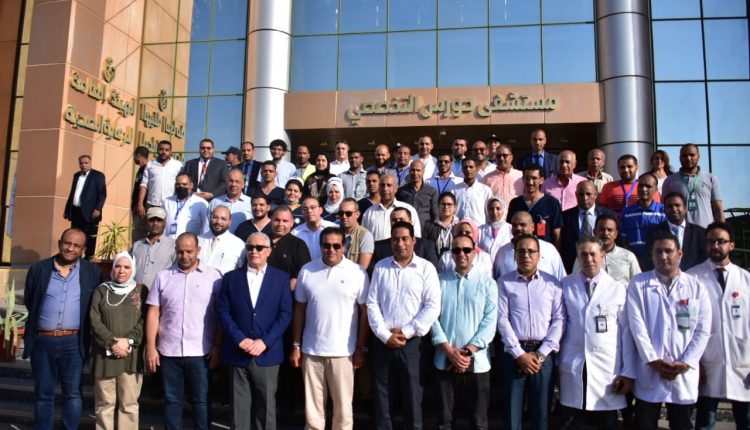 جانب من زيارة وزير الصحة