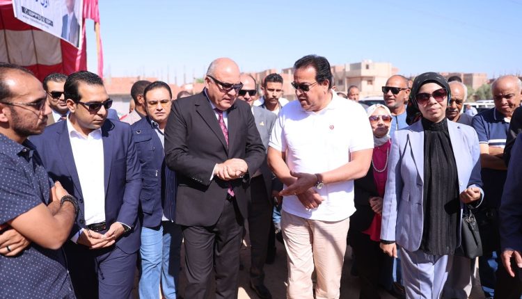 وزير الصحة خلال الجولة التفقدية