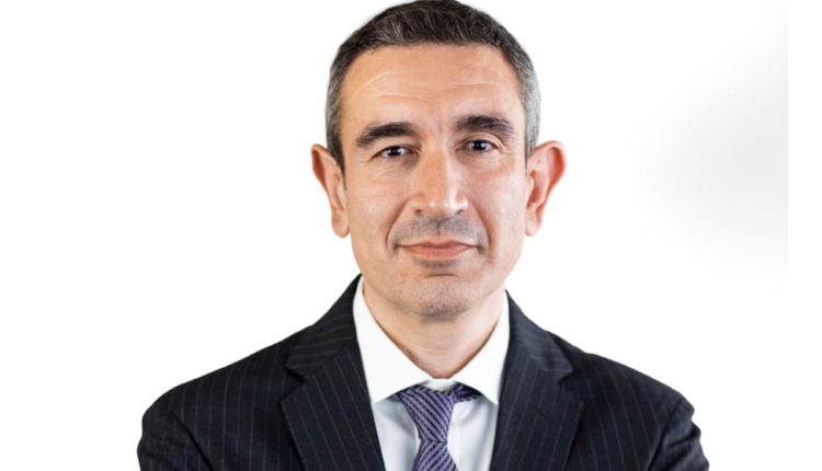 د. أحمد الشاذلي مدير عام شركة فايزر - مصر والسودان