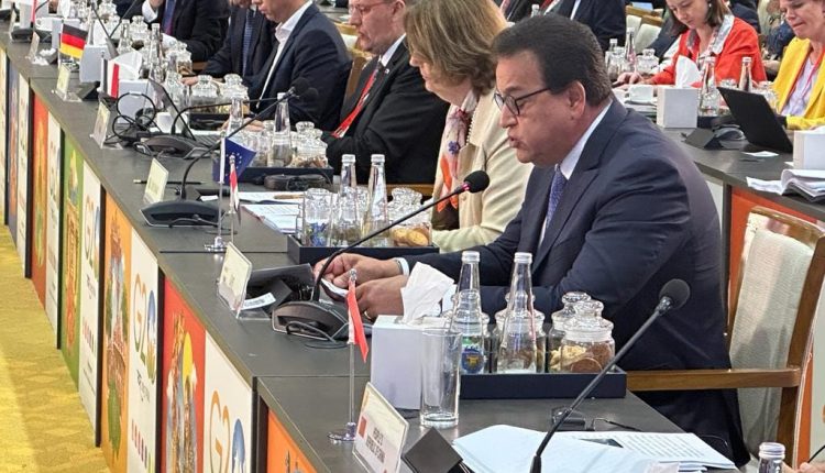 جانب من مشاركة وزير الصحة في المؤتمر