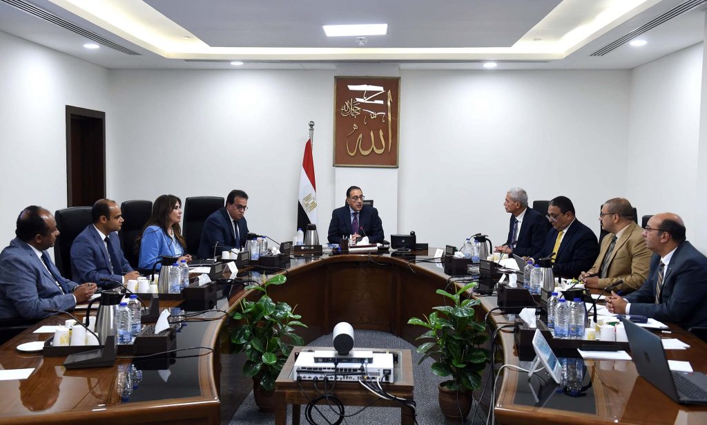 رئيس هيئة الشراء الموحد: تأمين رصيد احتياجات مصر من الأدوية الاستراتيجية لمدة 4 أشهر جانب من الاجتماع