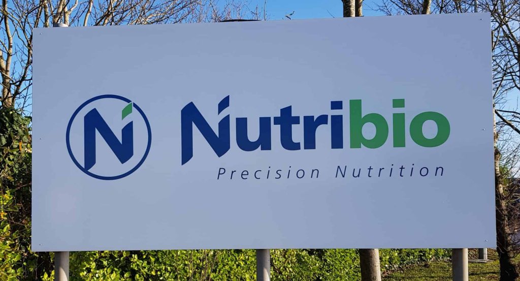 شعار شركة Nutribio لألبان الأطفال