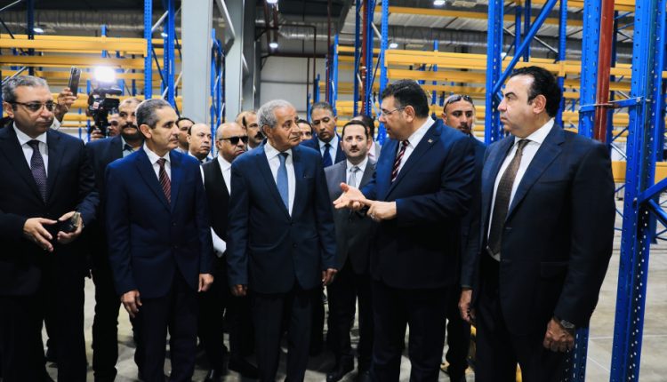 وزير التموين يتفقد المخزن اللوجيستي للأدوية المملوك لمجموعة HO GROUP