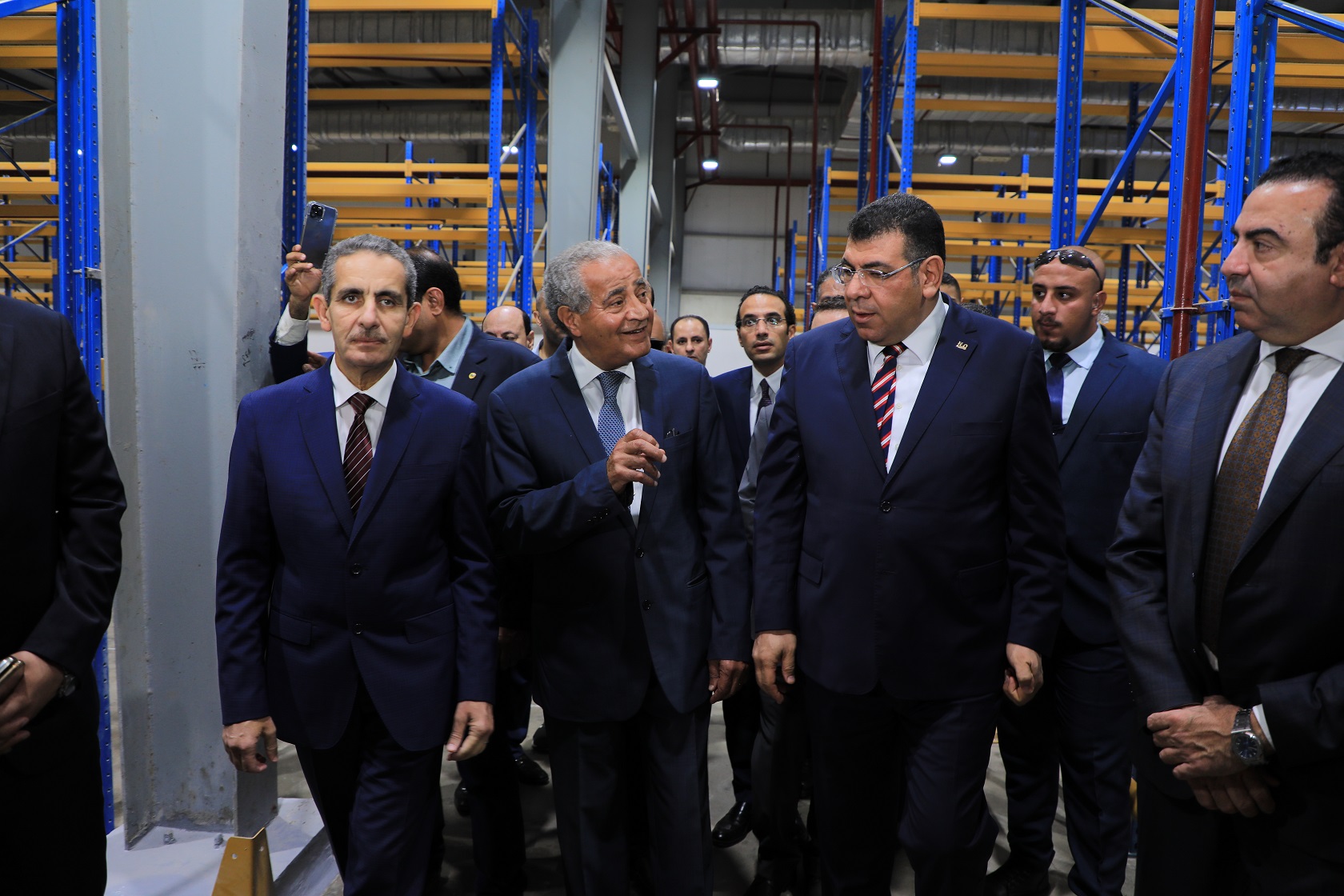 وزير التموين يتفقد المخزن اللوجيستي للأدوية المملوك لمجموعة HO GROUP 