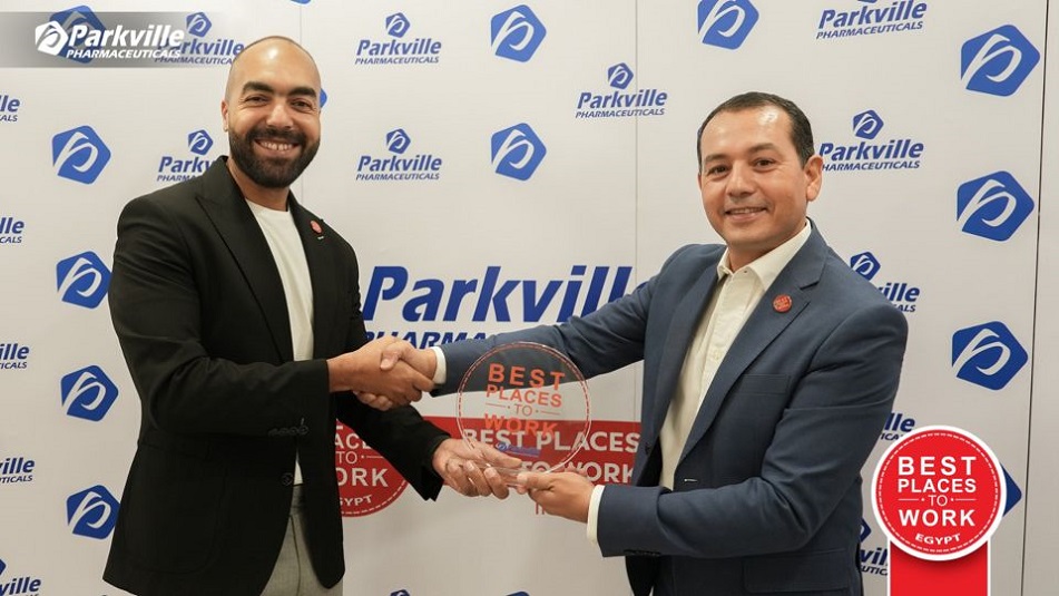 بارك فيل تتسلم شهادة «the best place for work»