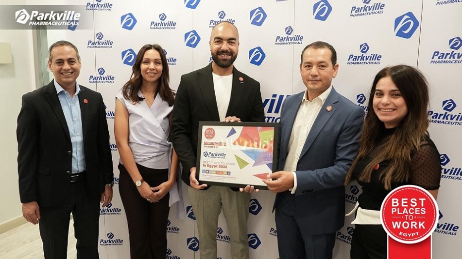 بارك فيل تتسلم شهادة «the best place for work»