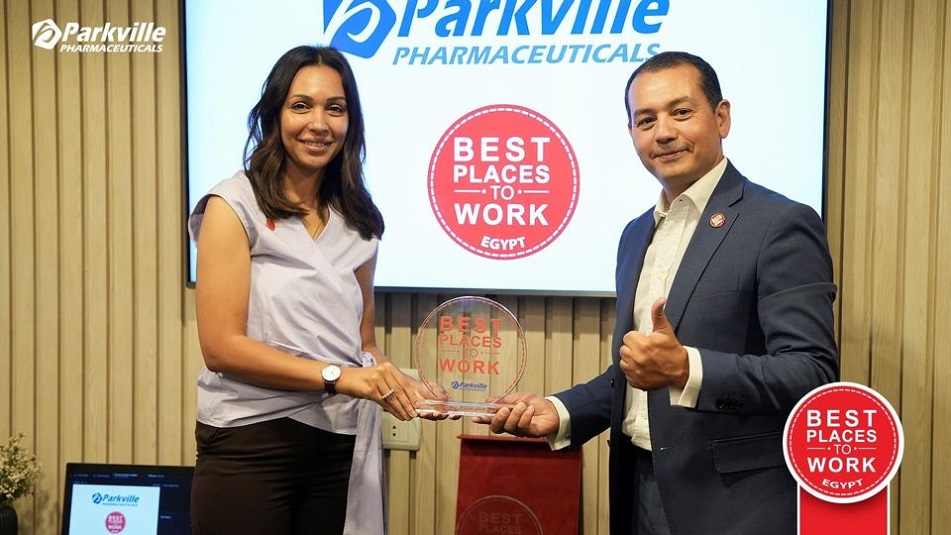 بارك فيل تتسلم شهادة «the best place for work»