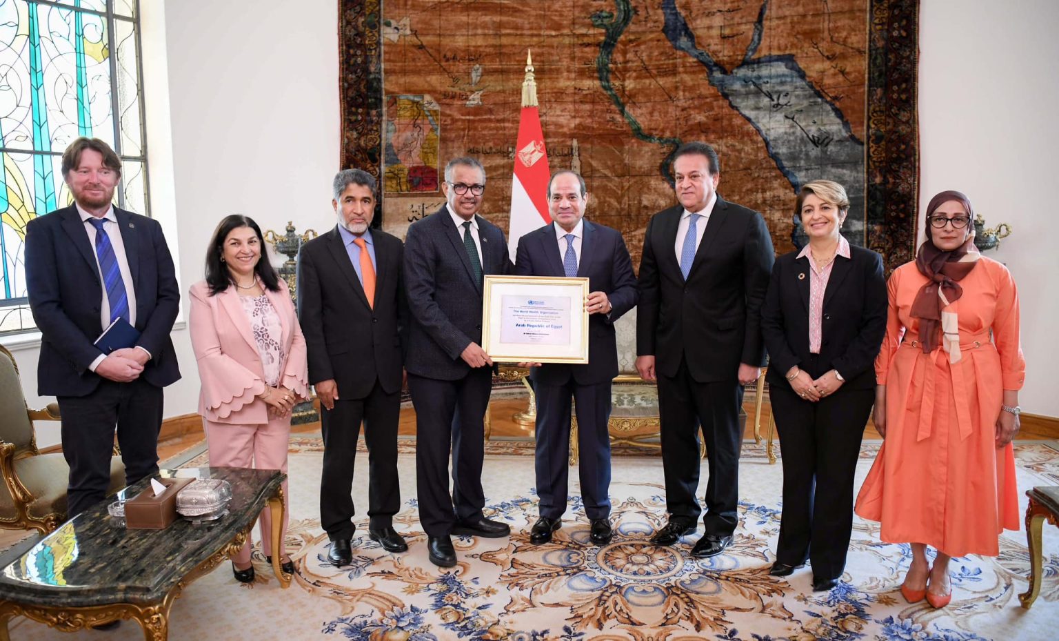 مدير «الصحة العالمية» يسلم الرئيس السيسي شهادة المستوى الذهبي للقضاء على فيروس سي جانب من المؤتمر