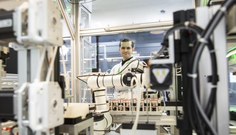 أليكس زافورونكوف، المؤسس والرئيس التنفيذي لشركة إنسيليكو