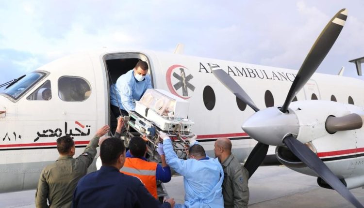 الإسعاف الطائر ينقل الأطفال الفلسطينيين