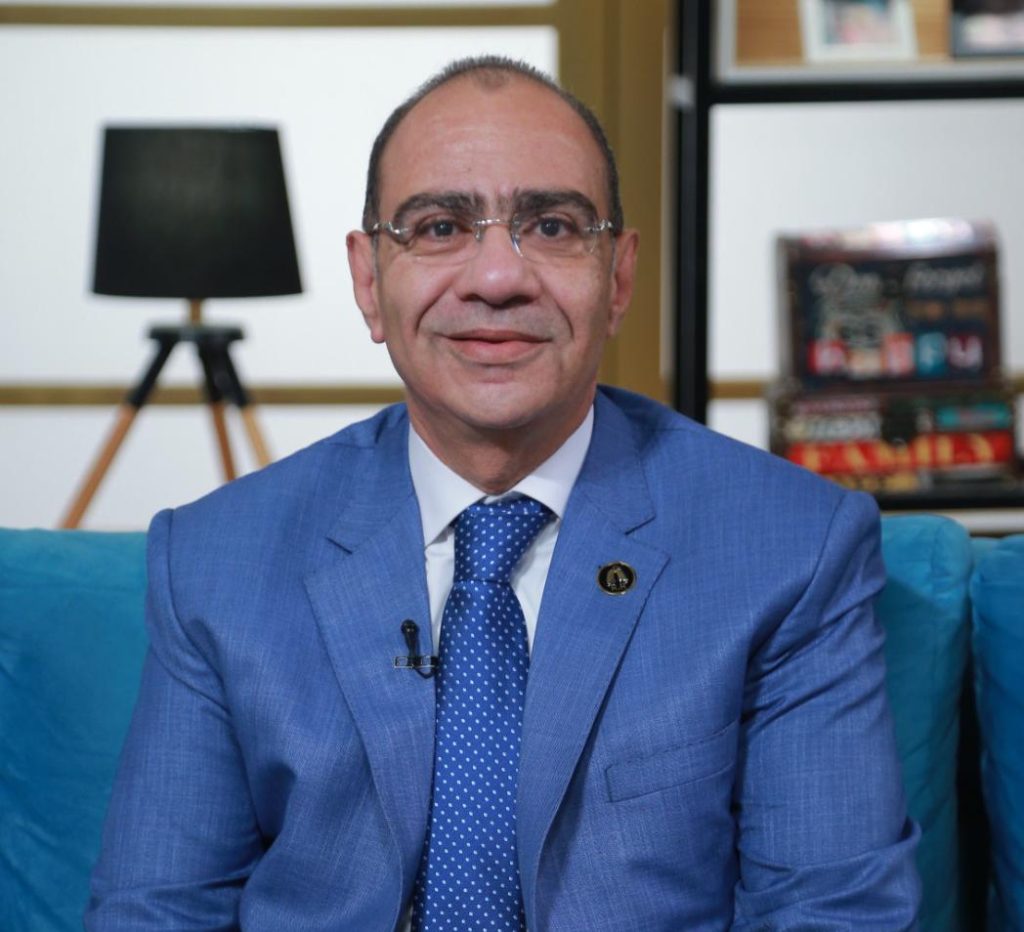 «الصحة»: البروتوكول العلاجي المحدث صالح لعلاج الإصابة بمتحور كورونا الجديد الدكتور حسام حسني رئيس اللجنة العلمية لمكافحة فيروس كورونا