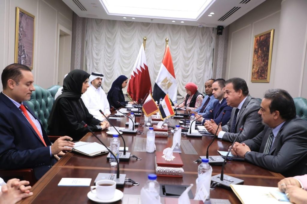 وزير الصحة يستقبل وزيرة التعاون الدولي بقطر لبحث دعم الأشقاء الفلسطينيين في قطاع غزة جانب من اللقاء