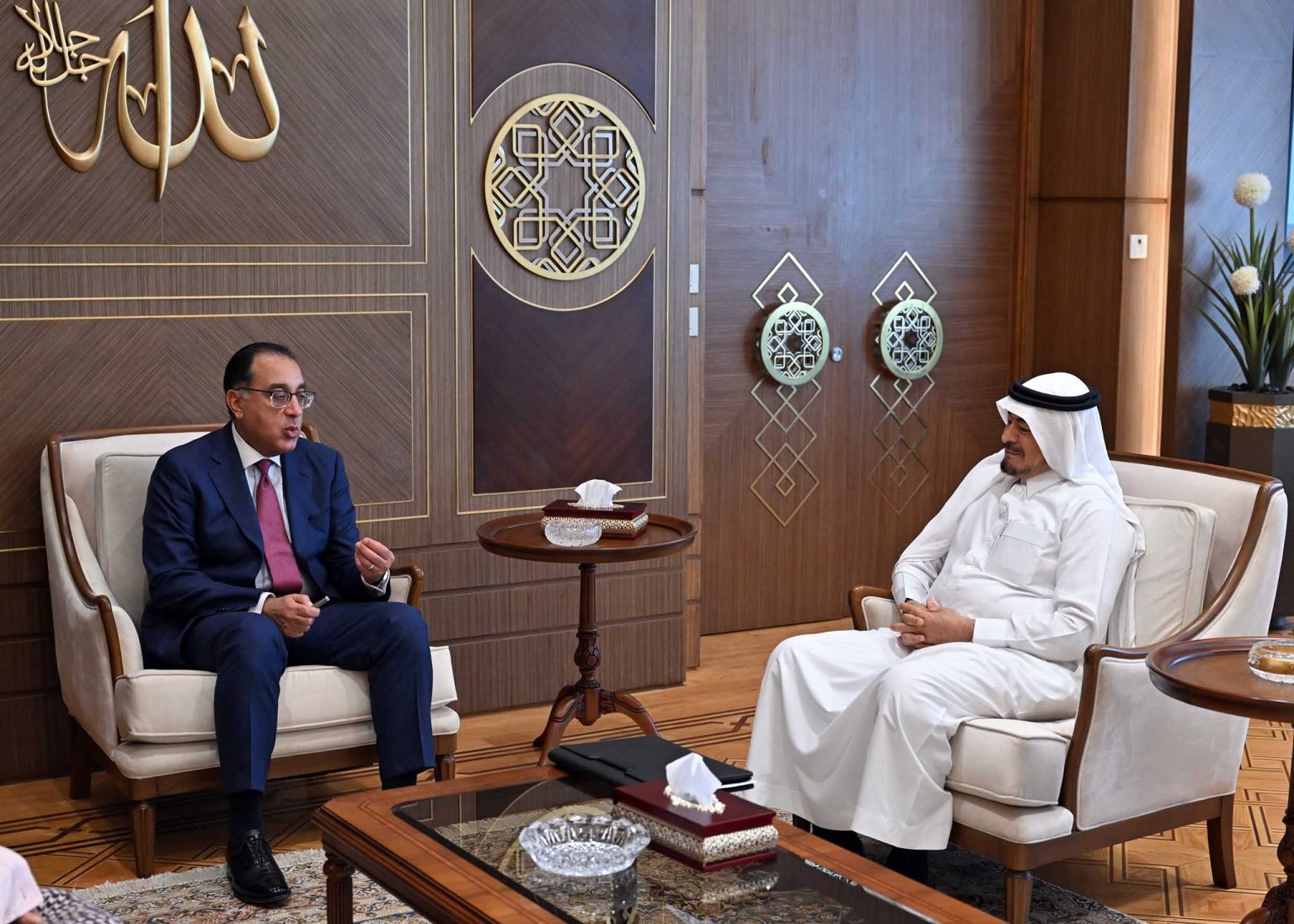 رئيس الوزراء يلتقي رئيس «السعودي الألماني» ويؤكد حرص الحكومة على تحفيز الاستثمار فى الخدمات الصحية رئيس الوزراء يلتقي رئيس «السعودي الألماني» ويؤكد الحرص الحكومة على تحفيز الاستثمار فى الخدمات الصحية
