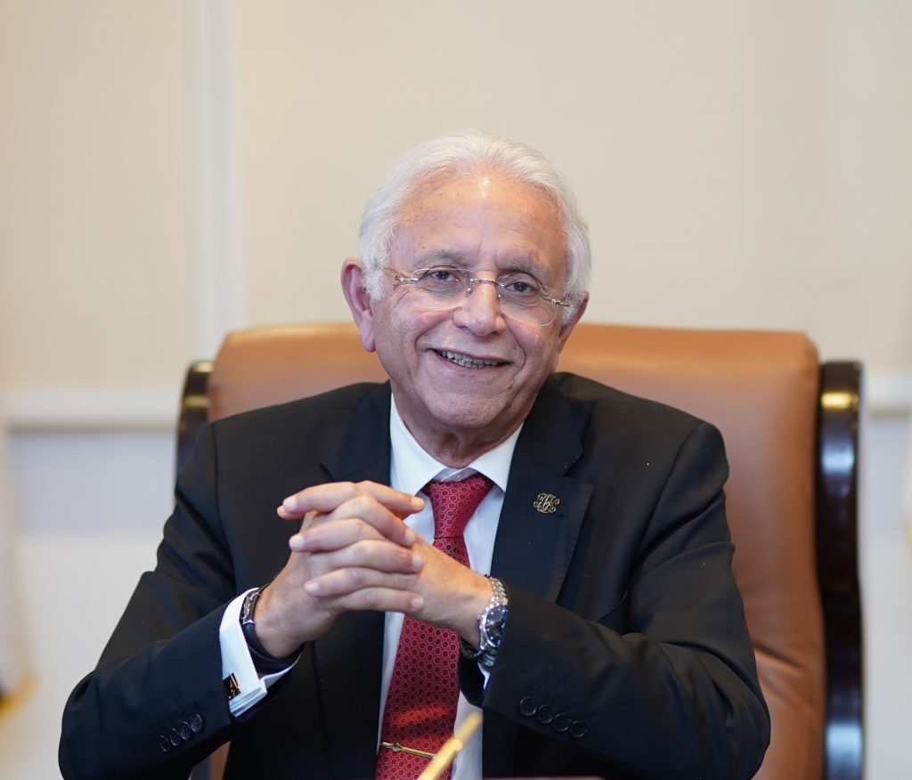 مبيعات «إيبيكو» تتجاوز 5 مليارات جنيه خلال 2023 وتستهدف تحقيق 6.5 مليار إيرادات العام الجاري الدكتور أحمد كيلاني رئيس مجلس إدارة شركة ايبيكو للأدوية