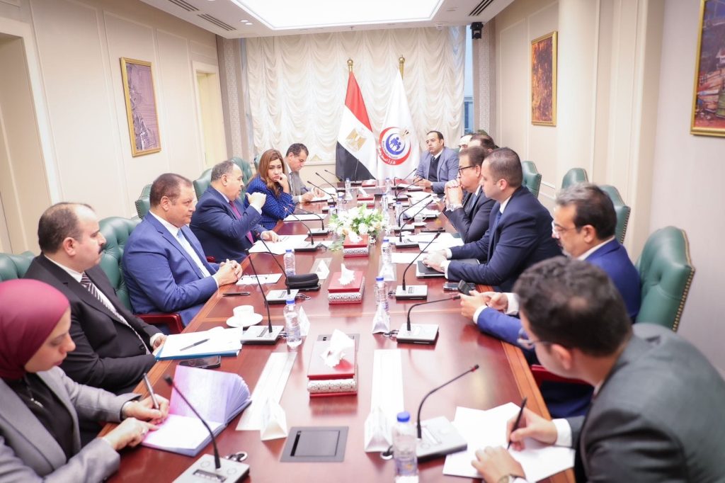 وزير الصحة يترأس اجتماع اللجنة التنسيقية لمنظومة التأمين الصحي الشامل جانب من الاجتماع