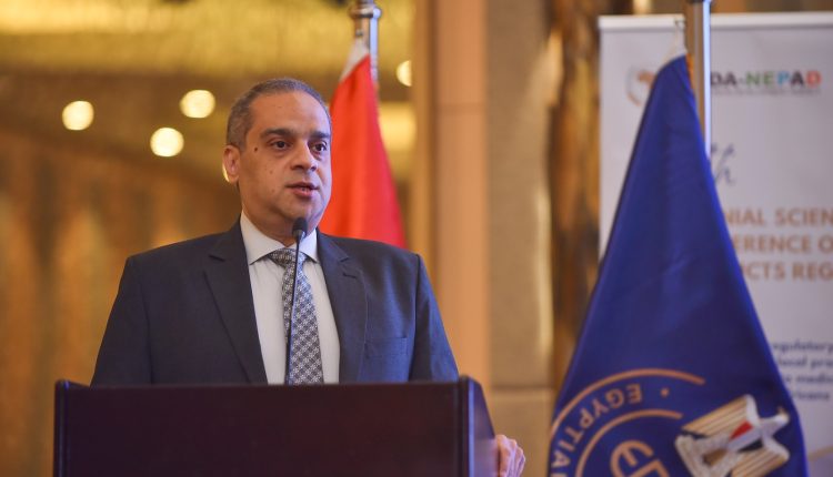 الدكتور تامر عصام رئيس هيئة الدواء