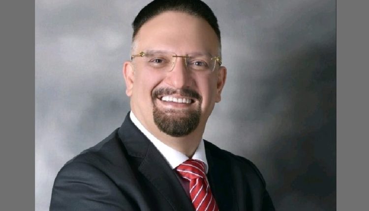 د. محمود غالي المدير العام لشركة ساجا للأدوية بمنطقة الخليج