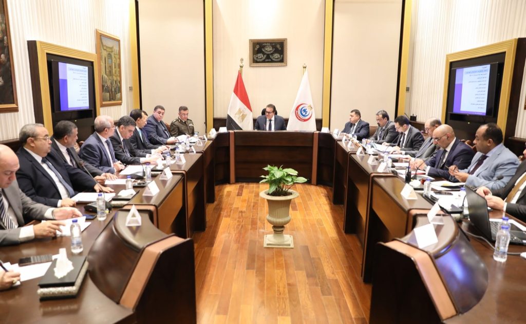 وزير الصحة يترأس اجتماع مجلس إدارة صندوق مواجهة الطوارئ الطبية وزير الصحة يترأس اجتماع مجلس إدارة صندوق مواجهة الطوارئ الطبية