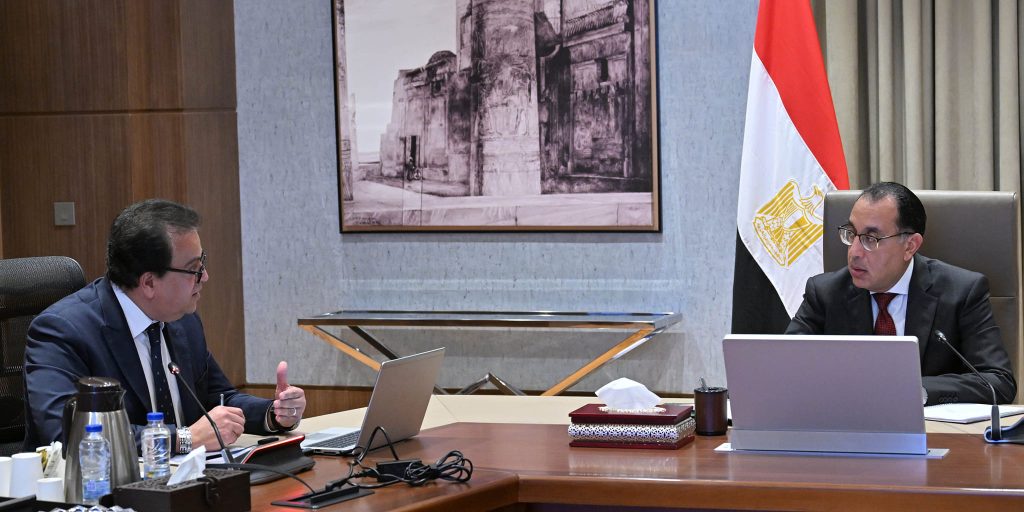 رئيس الوزراء يتابع مع وزير الصحة مستجدات الموقف التنفيذي للمبادرة الرئاسية لفحص المقبلين على الزواج رئيس الوزراء يتابع مع وزير الصحة مستجدات الموقف التنفيذي للمبادرة الرئاسية لفحص المقبلين على الزواج