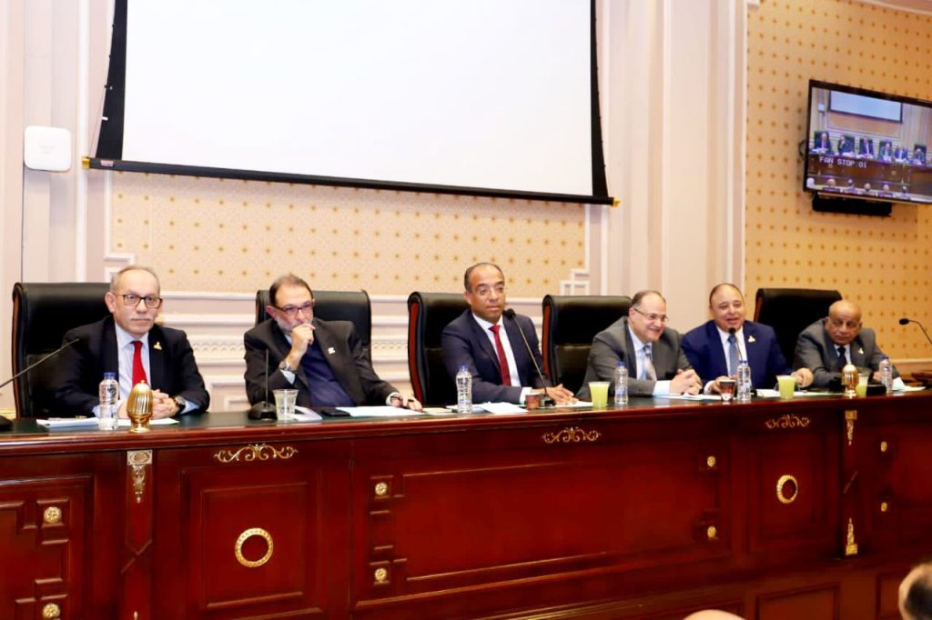 «صحة الشيوخ» توصي بضرورة توفير نواقص الأدوية وإحكام الرقابة على منتجات المكملات الغذائية لجنة الصحة والسكان بمجلس الشيوخ