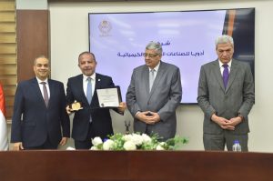 الدكتور محمد خطاب أثناء التكريم