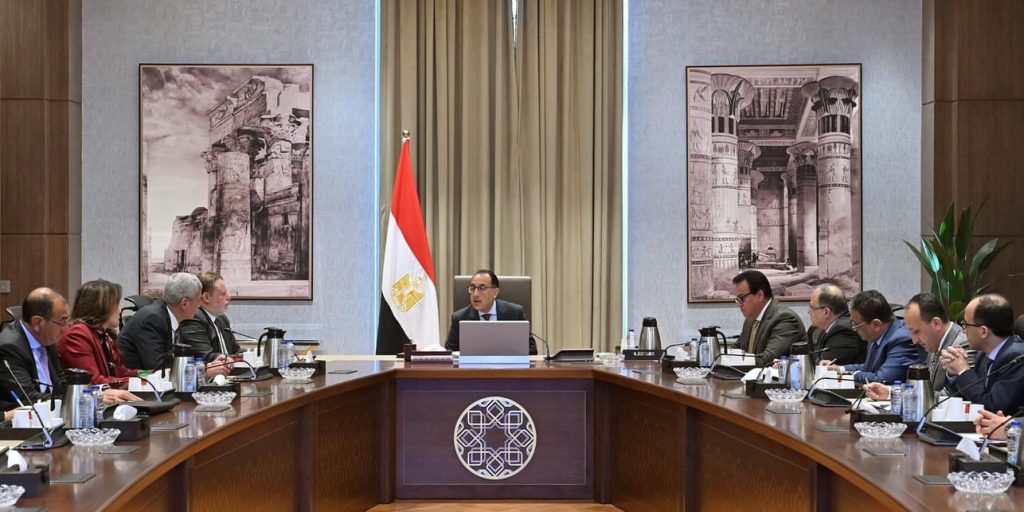 رئيس الوزراء يتابع موقف تدبير احتياجات القطاع الصحي وتوفير الأدوية