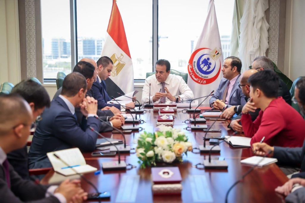 وزير الصحة يناقش مقترحات تنفيذ المنشآت الذكية ضمن مشروع المدينة الطبية للمستشفيات والمعاهد التعليمية
