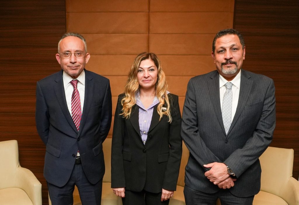 صورة تجمع، كل من نيلاي تار، ود. أشرف الغندور، ود. جمال فتحي