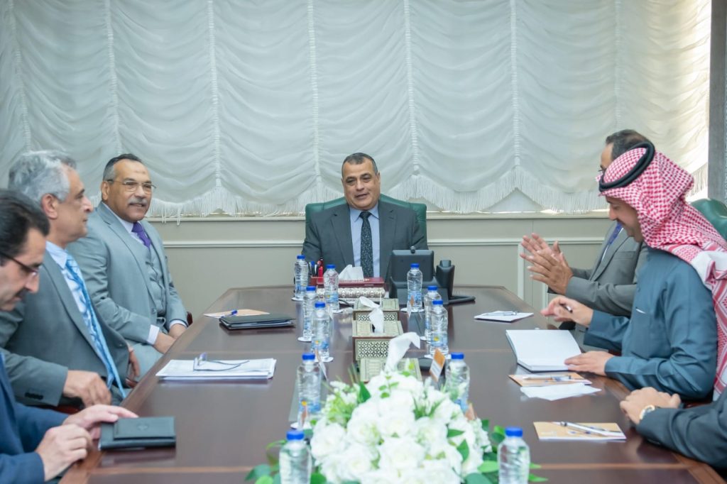 وزير الإنتاج الحربي يستقبل ممثلي الشركة الكيميائية السعودية لبحث إمكانية التعاون المشترك