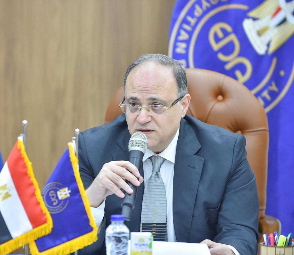«رئيس هيئة الدواء» يُشارك بمؤتمر «منظمي الأدوية الأفارقة» ويؤكد ضرورة التكاتف لمكافحة «غش الدواء» الدكتور علي الغمراوي رئيس الهيئة الدواء