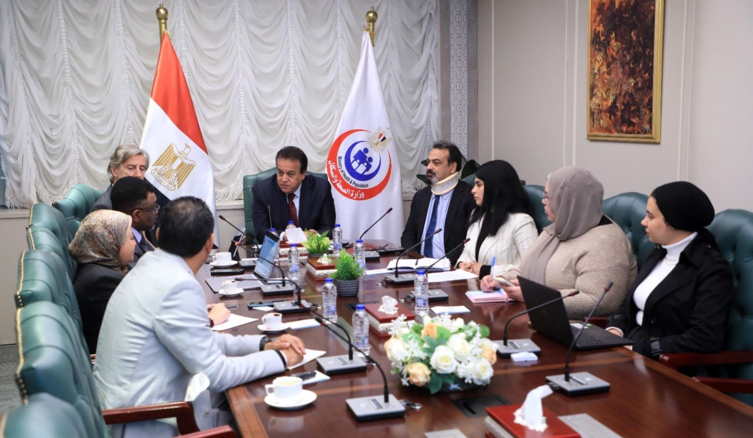 وزير الصحة يستقبل ممثل برنامج الأمم المتحدة الإنمائي لبحث التطوير المؤسسي لقطاع الصحة جانب من الاجتماع