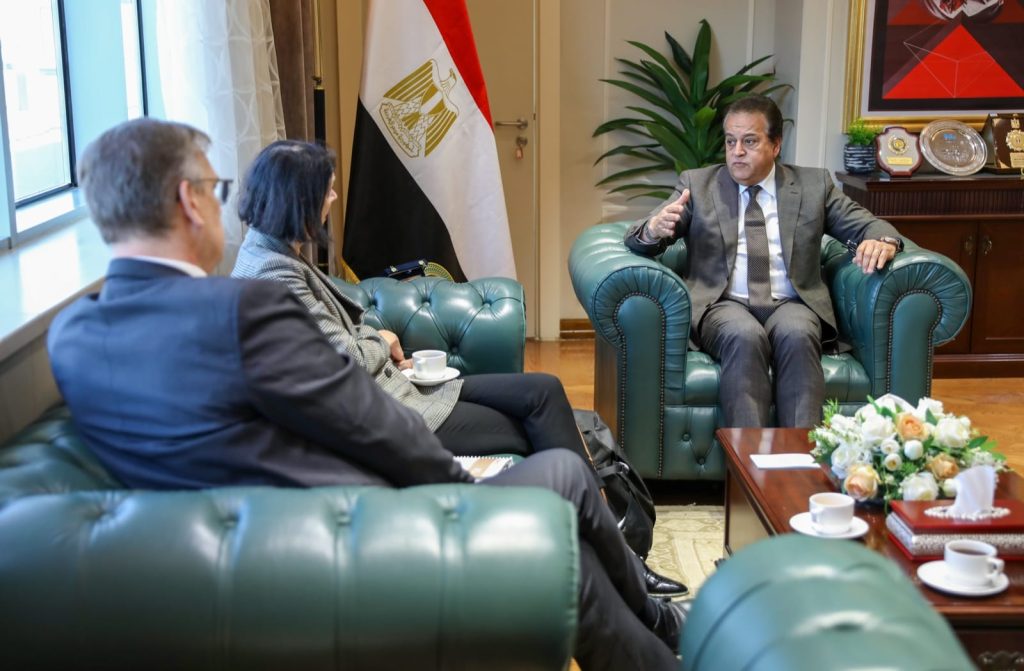 وزير الصحة يناقش سبل التعاون بين مصر وهولندا في دعم القطاع الصحي المصري جانب من اللقاء