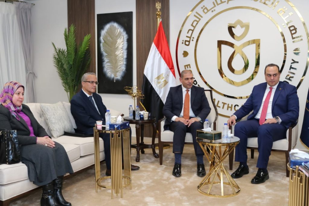 هيئة الرعاية الصحية تبحث مع الجهاز التنفيذي للمشروعات الصناعية سبل تعزيز التعاون جانب من اللقاء