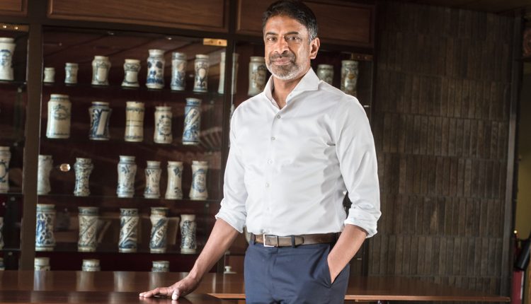 فاس ناراسيمهان ، الرئيس التنفيذي لشركة نوفارتس