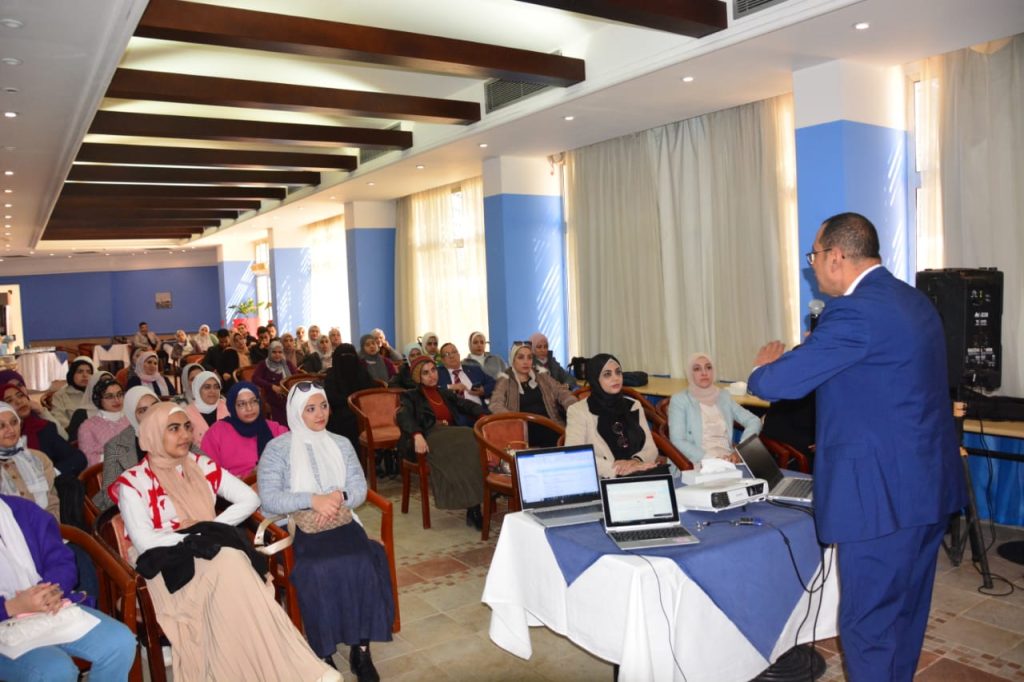 هيئة الدواء: انتهاء ورشة «تطوير مهارات الصيادلة في مختلف المجالات الدوائية» بـ 3 محافظات