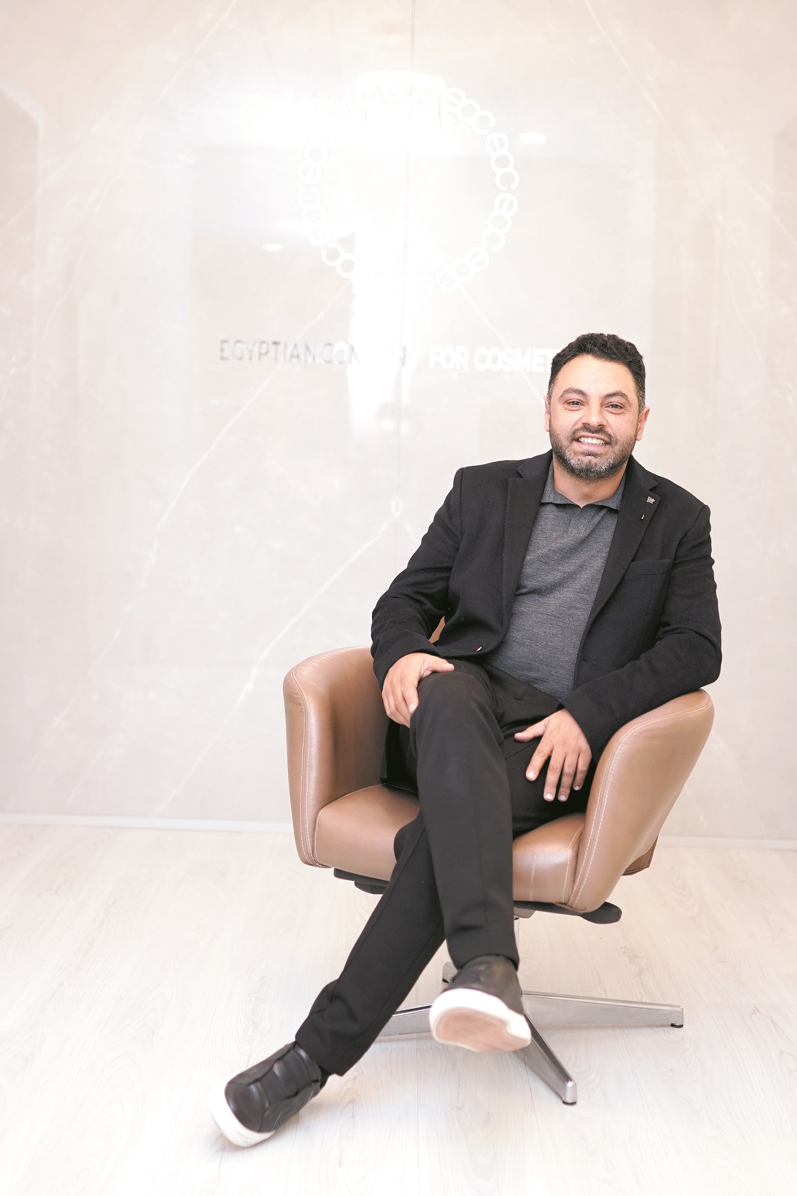 الدكتور محمد صلاح الرئيس التنفيذى للشركة المصرية لمستحضرات التجميل (ECC):