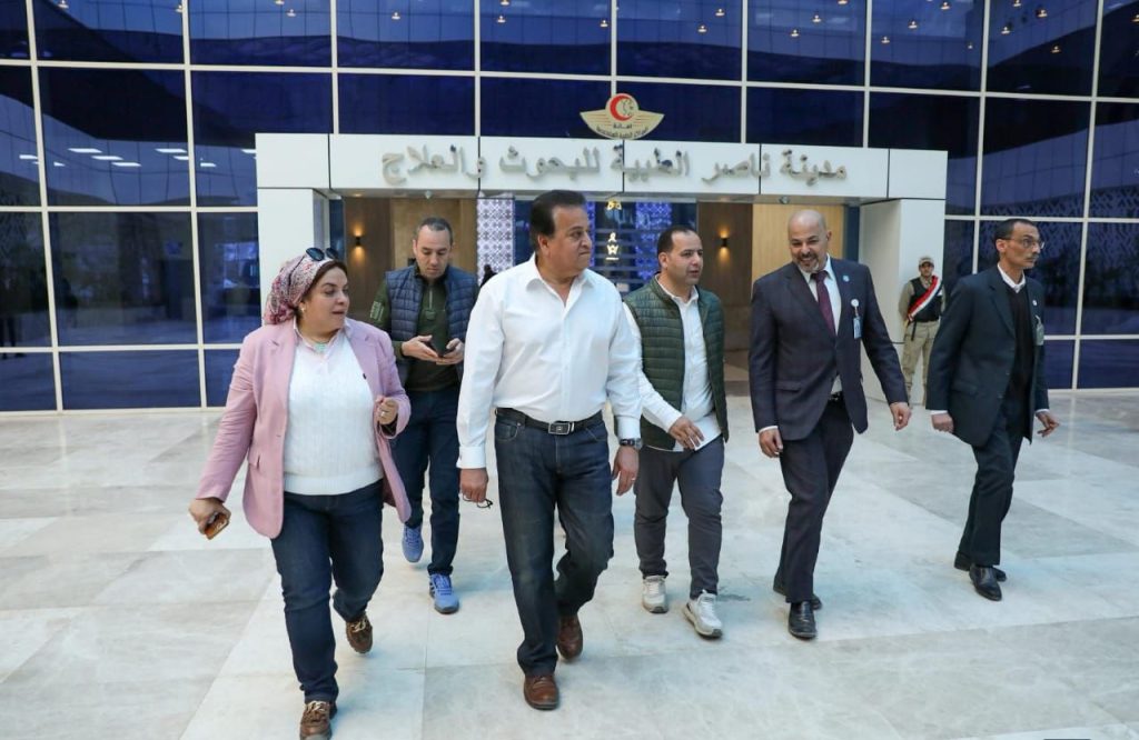 وزير الصحة خلال زيارته لمعهد ناصر