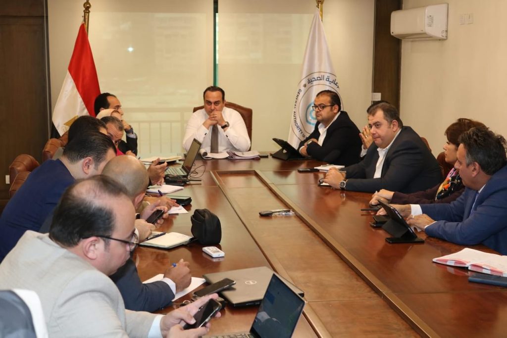 رئيس هيئة الرعاية الصحية يتابع استعدادات التأمين الطبي لعيد الفطر في محافظات التأمين الشامل