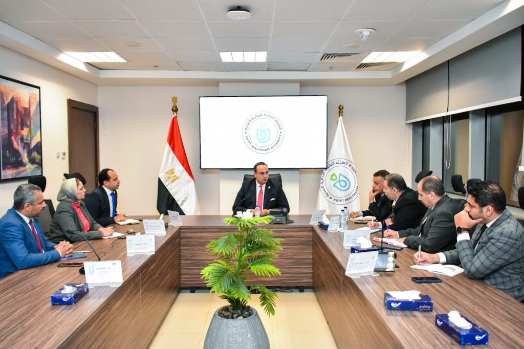 رئيس هيئة الرعاية الصحية: 10 مستشفيات جديدة ومجمع الفيروز الطبي يدخلون الخدمة 30 يونيو المقبل جانب من الاجتماع