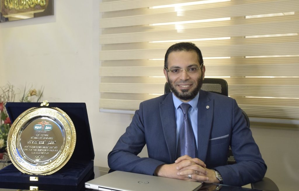 الدكتور أحمد الساداتي رئيس مجموعة صيدليات Bee Well