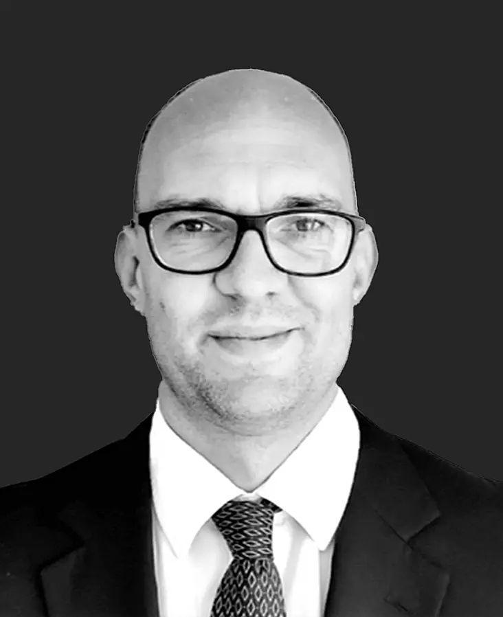 الدكتور نيكولاس بوج، مدير عام إدارة تطوير الأعمال والتصدير للأسواق الأوروبية وأمريكا وكندا بشركة إيفا فارما